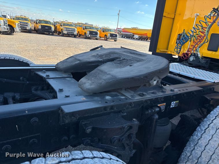 image for item ER4731 2021 Kenworth T680 semi truck