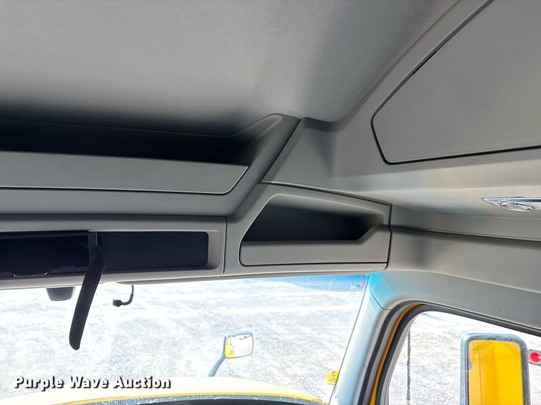 image for item ER4731 2021 Kenworth T680 semi truck