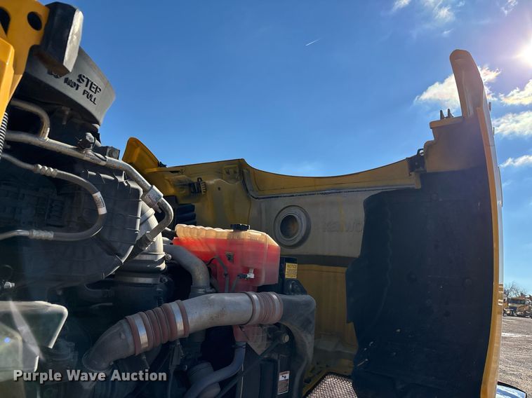 image for item ER4731 2021 Kenworth T680 semi truck