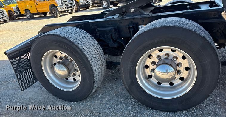 image for item ER4731 2021 Kenworth T680 semi truck