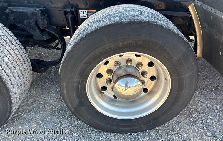 image for item ER4731 2021 Kenworth T680 semi truck