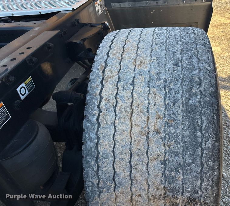 image for item ER4731 2021 Kenworth T680 semi truck