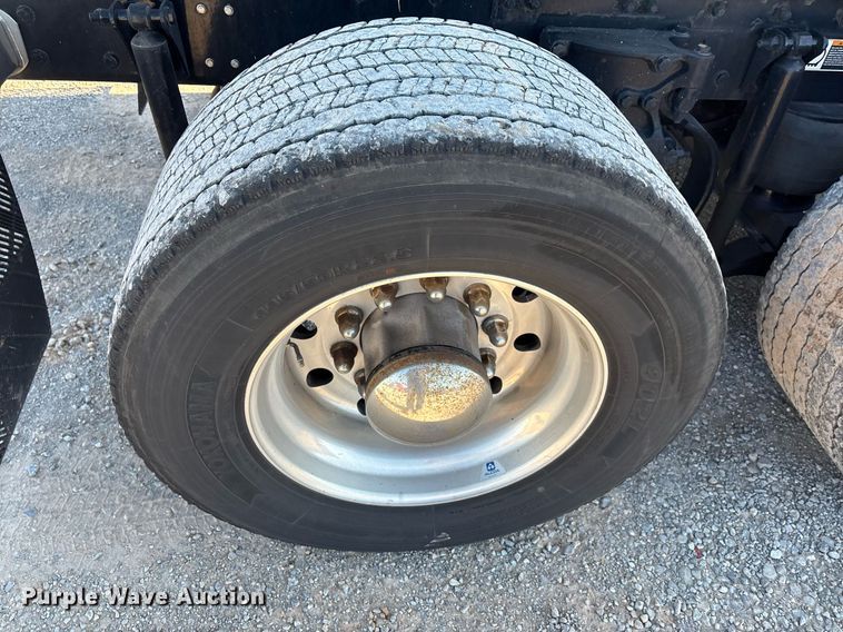 image for item ER4731 2021 Kenworth T680 semi truck