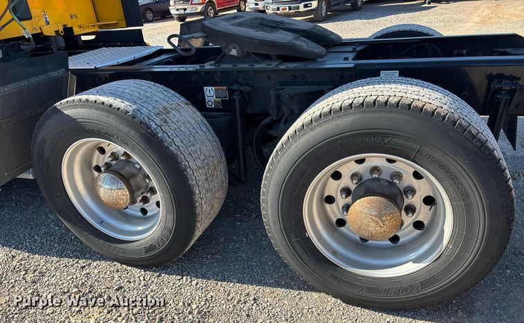 image for item ER4731 2021 Kenworth T680 semi truck