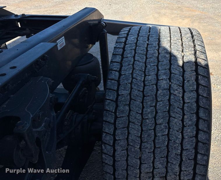 image for item ER4731 2021 Kenworth T680 semi truck