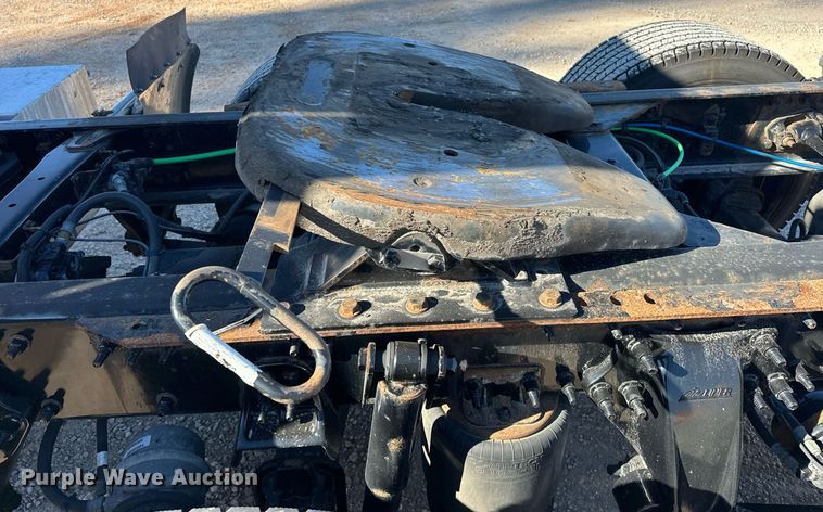 image for item ER4732 2018 Freightliner Cascadia 125 semi truck