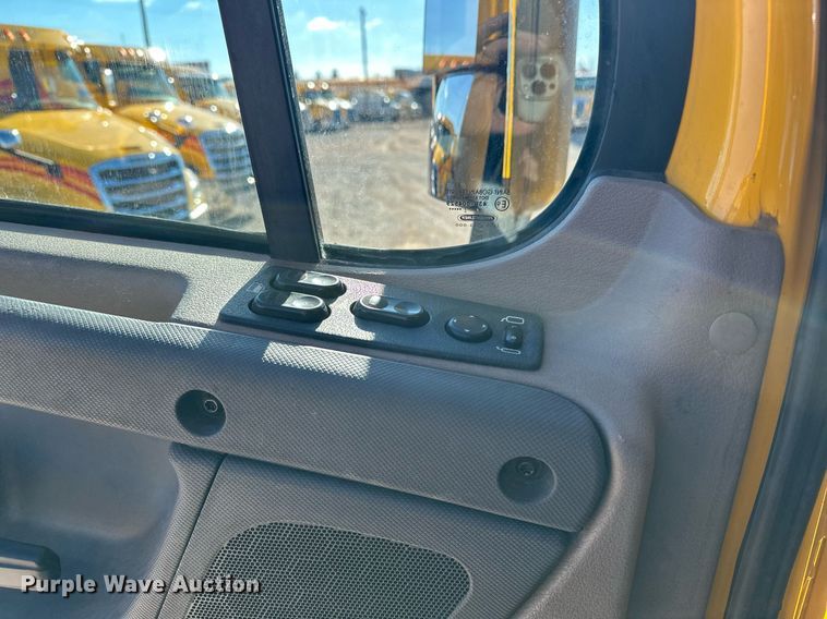 image for item ER4732 2018 Freightliner Cascadia 125 semi truck