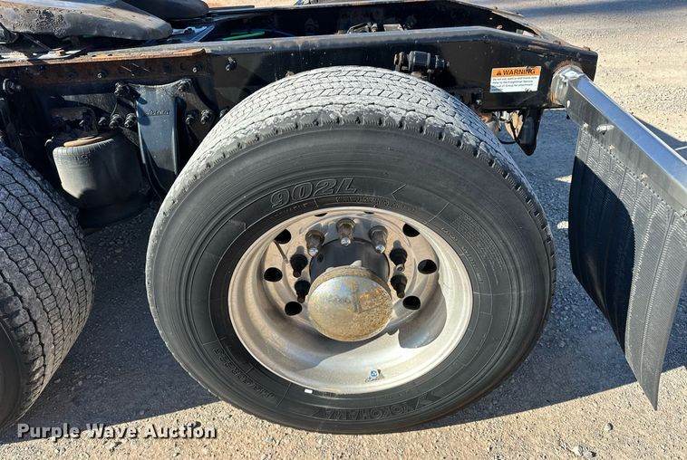 image for item ER4732 2018 Freightliner Cascadia 125 semi truck