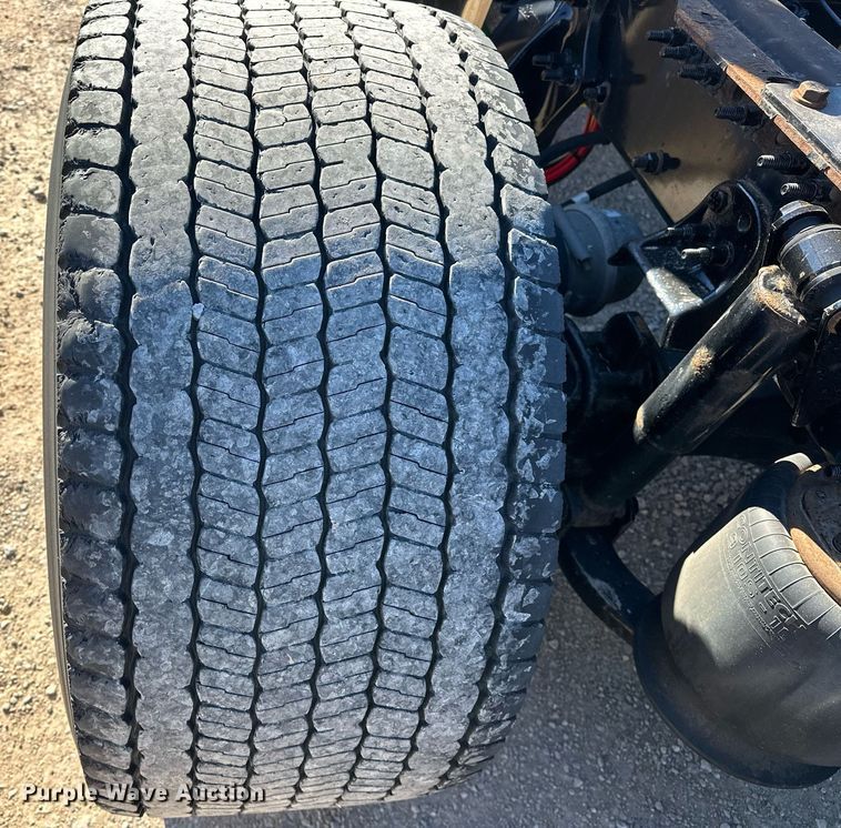 image for item ER4732 2018 Freightliner Cascadia 125 semi truck