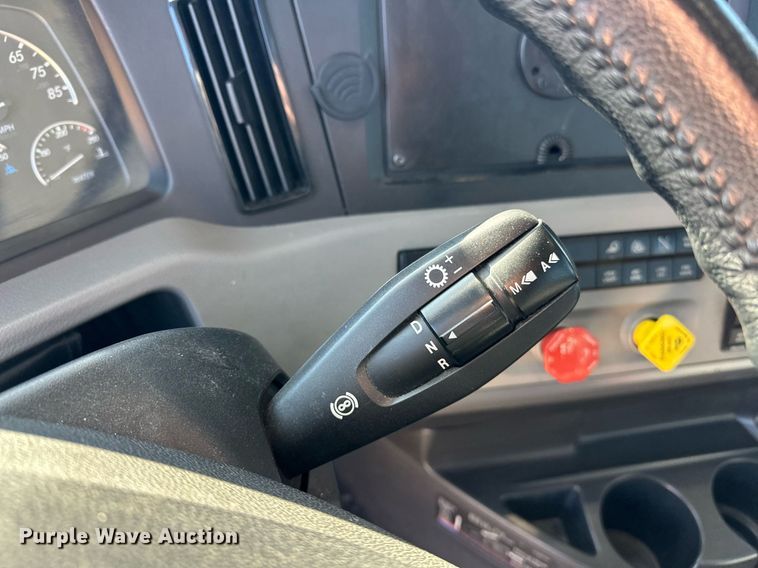 image for item ER4733 2021 Freightliner Cascadia 126 semi truck