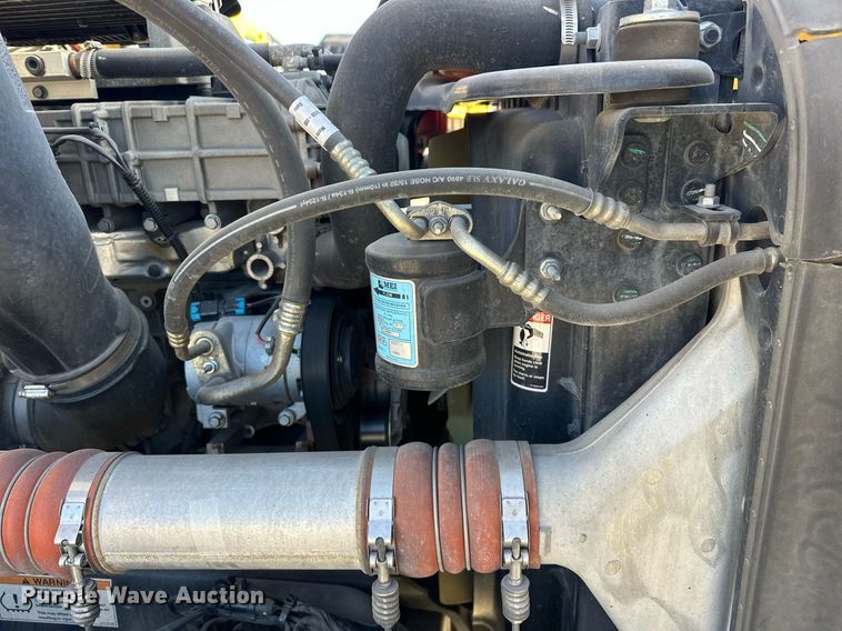 image for item ER4733 2021 Freightliner Cascadia 126 semi truck