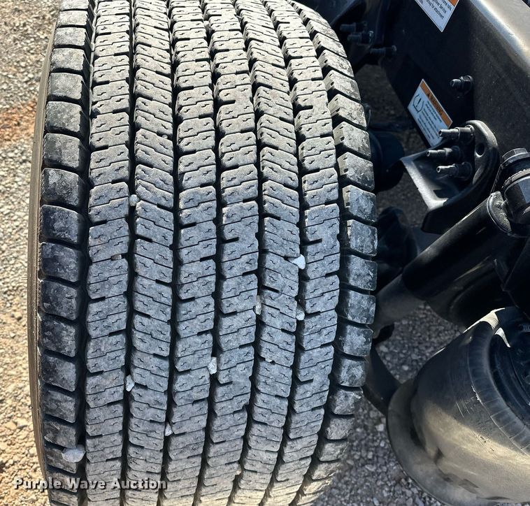 image for item ER4733 2021 Freightliner Cascadia 126 semi truck