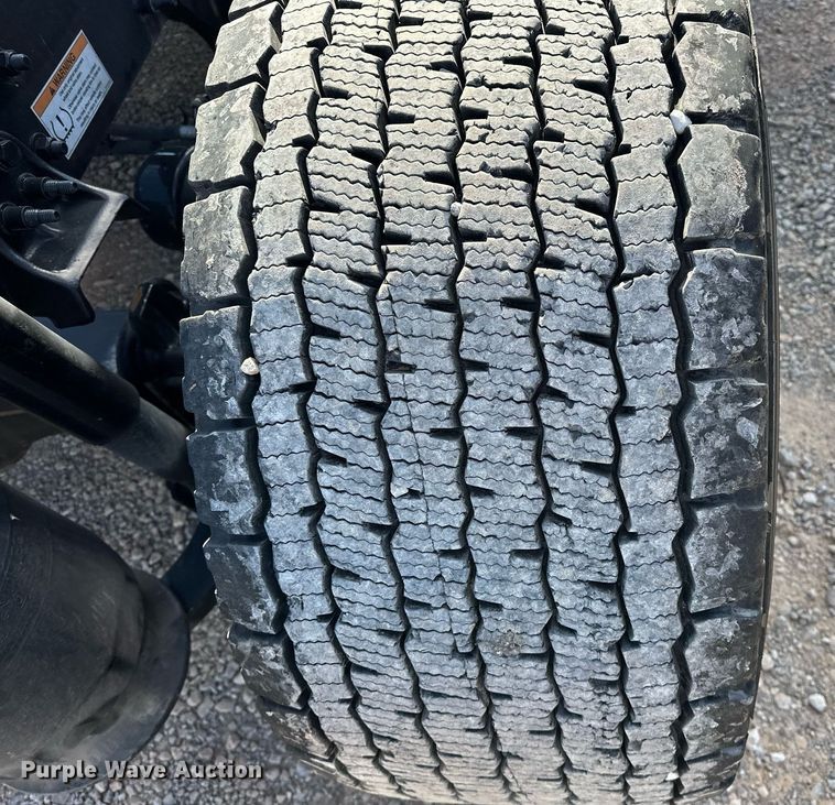 image for item ER4733 2021 Freightliner Cascadia 126 semi truck