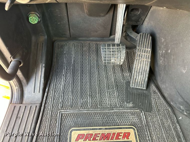 image for item ER4734 2022 Freightliner Cascadia 126 semi truck