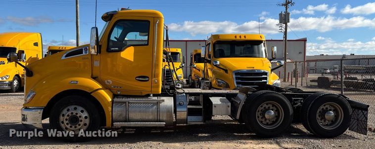 image for item ER4736 2022 Kenworth T680 semi truck