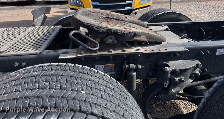 image for item ER4736 2022 Kenworth T680 semi truck