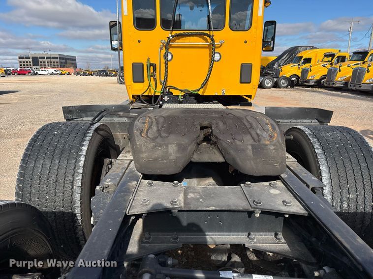 image for item ER4736 2022 Kenworth T680 semi truck