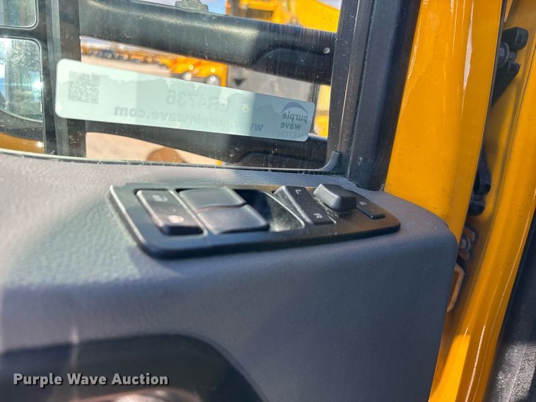 image for item ER4736 2022 Kenworth T680 semi truck