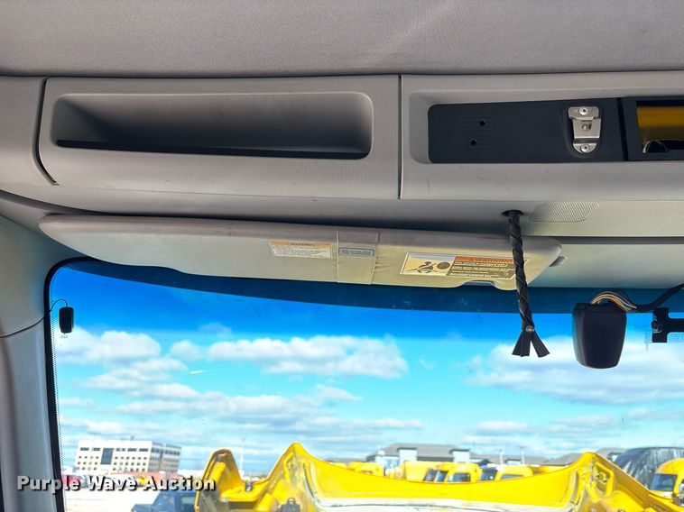 image for item ER4736 2022 Kenworth T680 semi truck