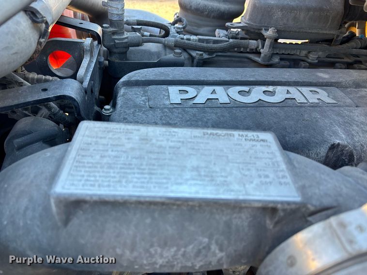 image for item ER4736 2022 Kenworth T680 semi truck