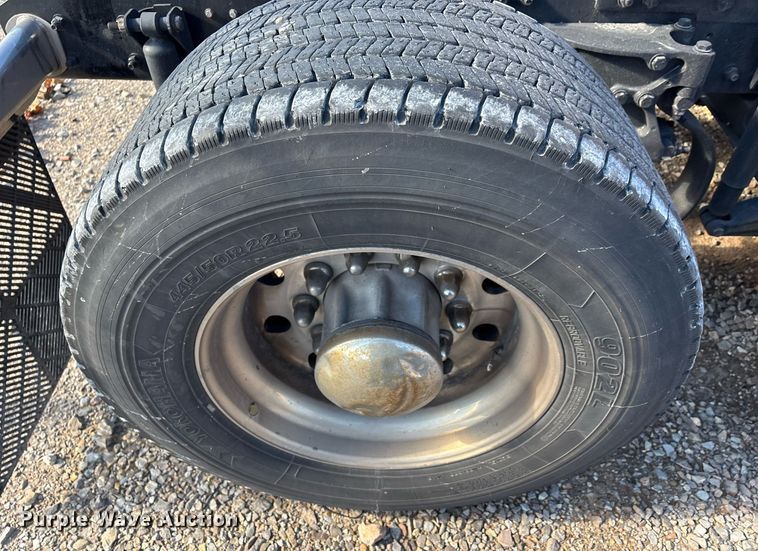 image for item ER4736 2022 Kenworth T680 semi truck