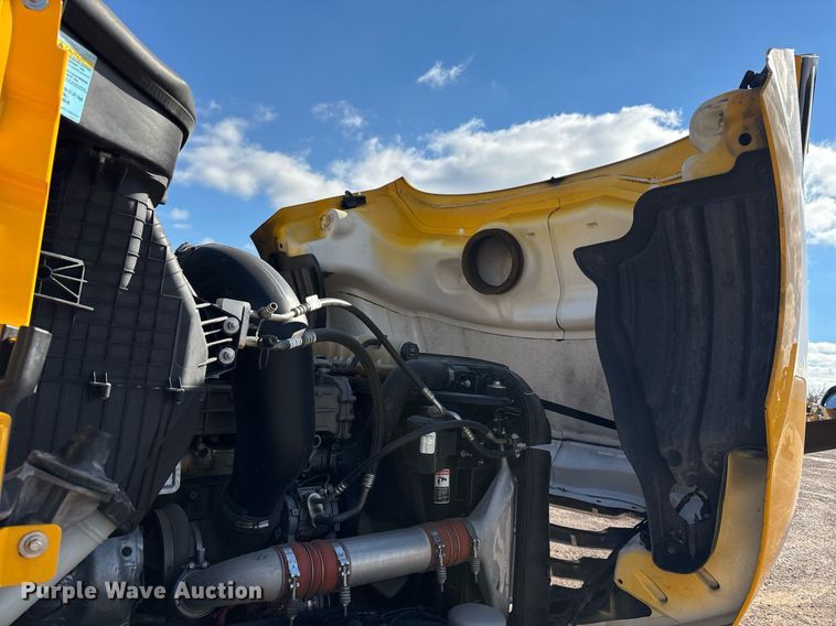 image for item ER4737 2020 Freightliner Cascadia 126 semi truck