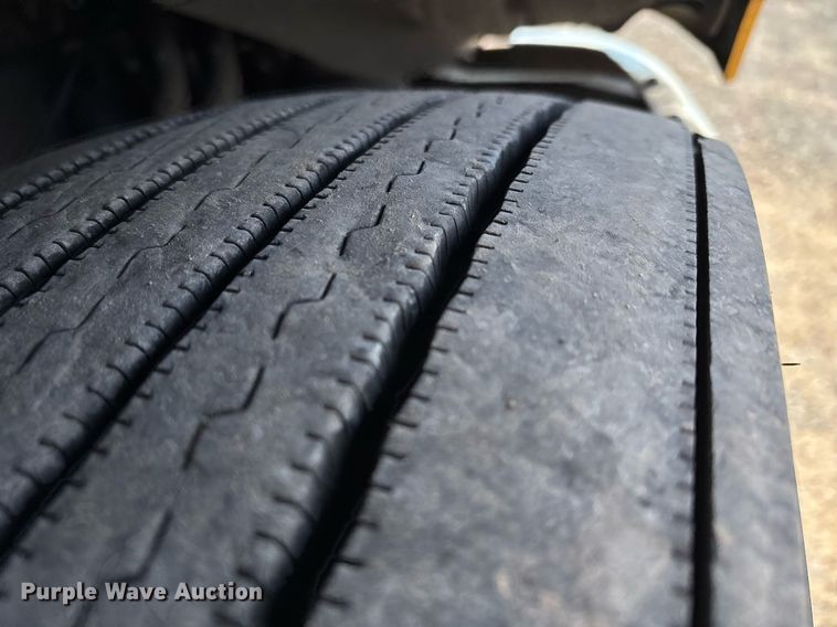 image for item ER4737 2020 Freightliner Cascadia 126 semi truck