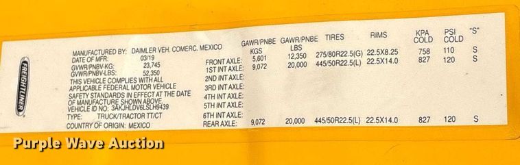 image for item ER4737 2020 Freightliner Cascadia 126 semi truck