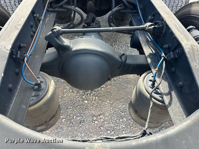 image for item ER4738 2020 Freightliner Cascadia 126 semi truck