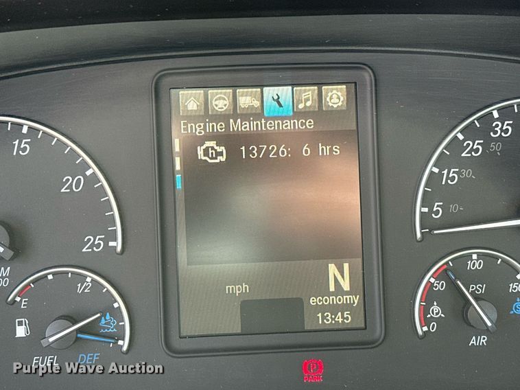 image for item ER4738 2020 Freightliner Cascadia 126 semi truck