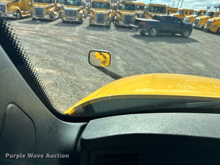 image for item ER4738 2020 Freightliner Cascadia 126 semi truck