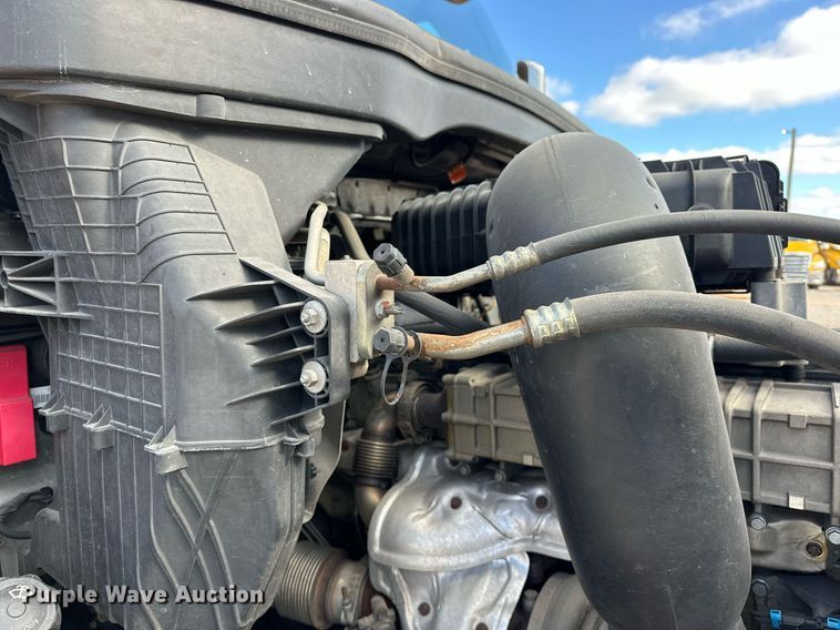 image for item ER4738 2020 Freightliner Cascadia 126 semi truck