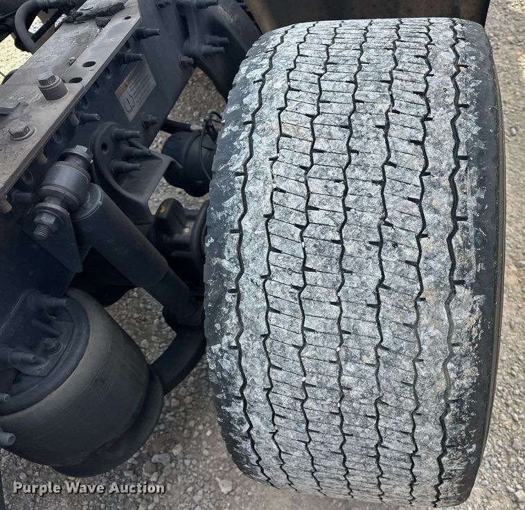 image for item ER4738 2020 Freightliner Cascadia 126 semi truck