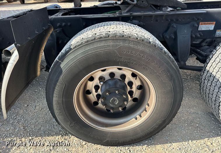 image for item ER4738 2020 Freightliner Cascadia 126 semi truck