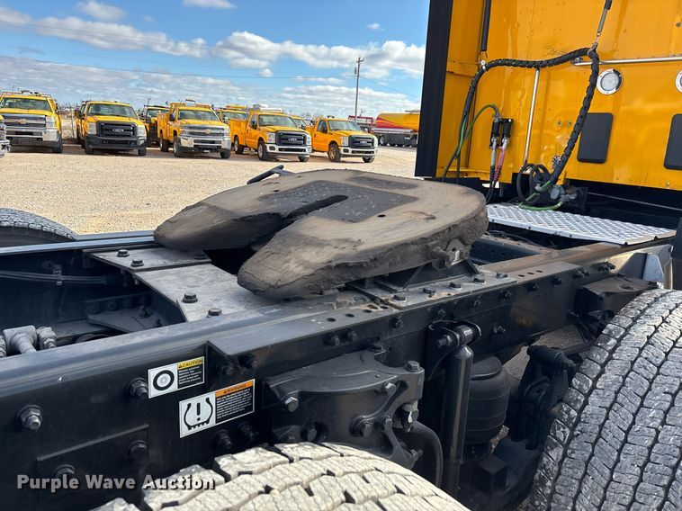 image for item ER4739 2022 Kenworth T680 semi truck