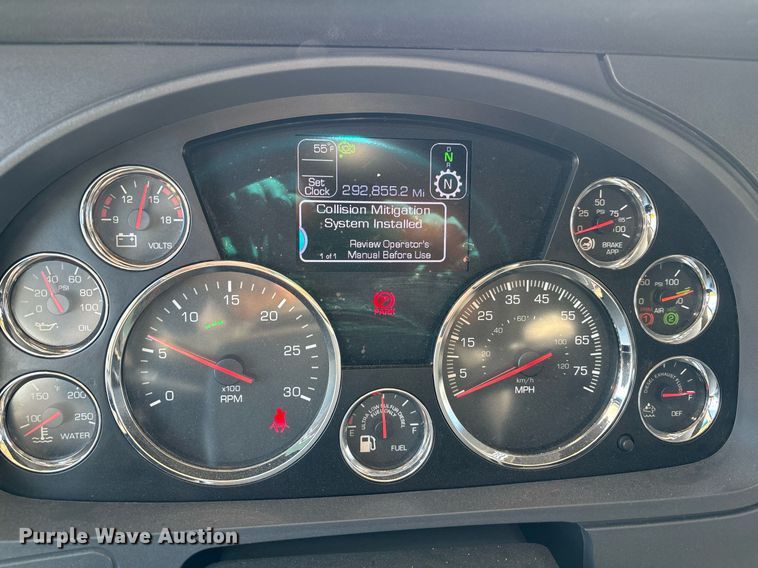 image for item ER4739 2022 Kenworth T680 semi truck