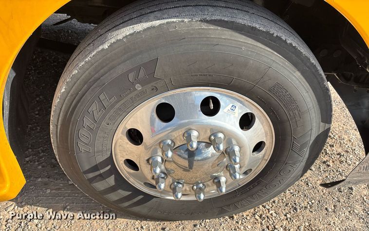 image for item ER4739 2022 Kenworth T680 semi truck