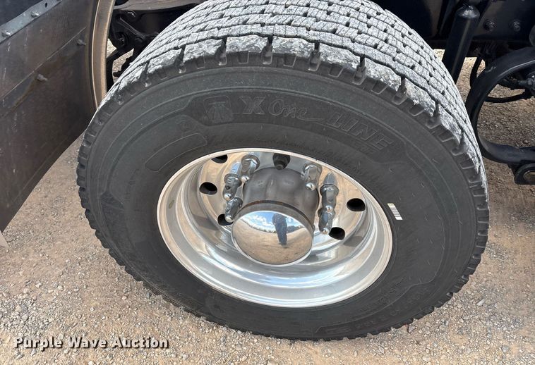 image for item ER4739 2022 Kenworth T680 semi truck