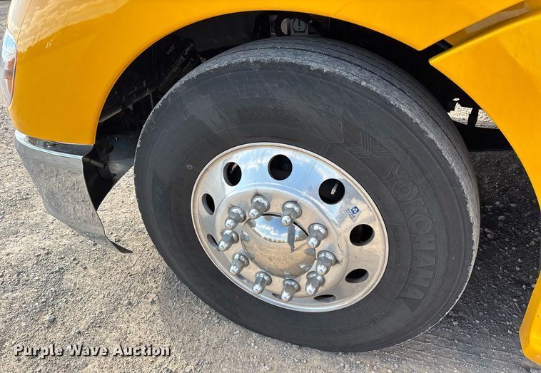 image for item ER4739 2022 Kenworth T680 semi truck