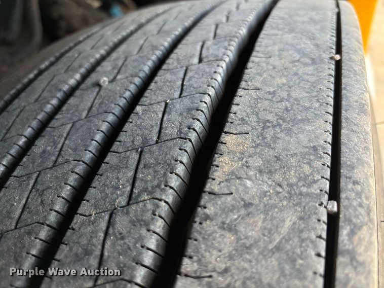 image for item ER4739 2022 Kenworth T680 semi truck