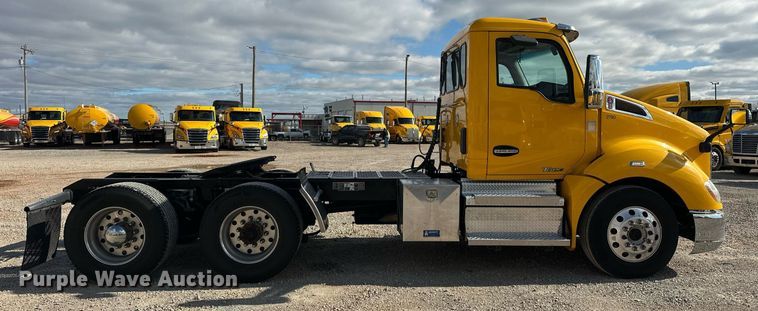 image for item ER4741 2020 Kenworth T680 semi truck