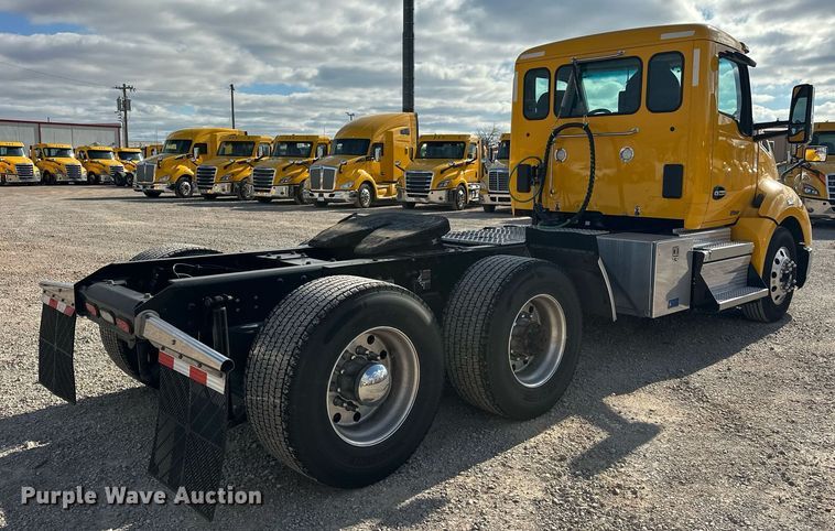 image for item ER4741 2020 Kenworth T680 semi truck