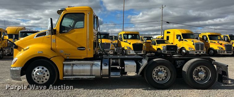 image for item ER4741 2020 Kenworth T680 semi truck