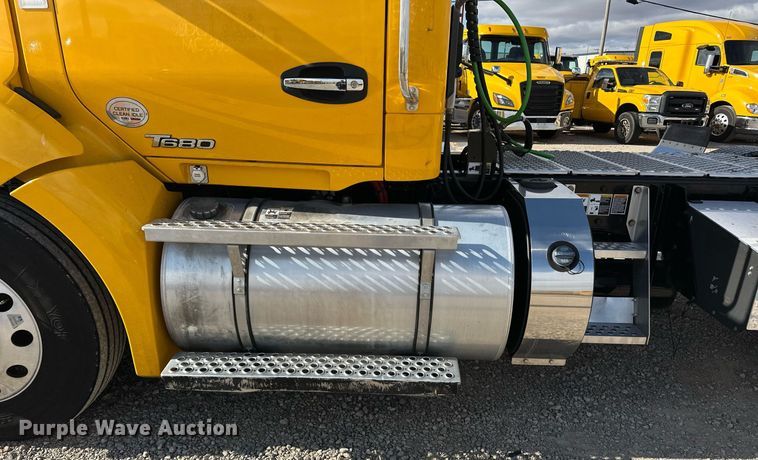 image for item ER4741 2020 Kenworth T680 semi truck