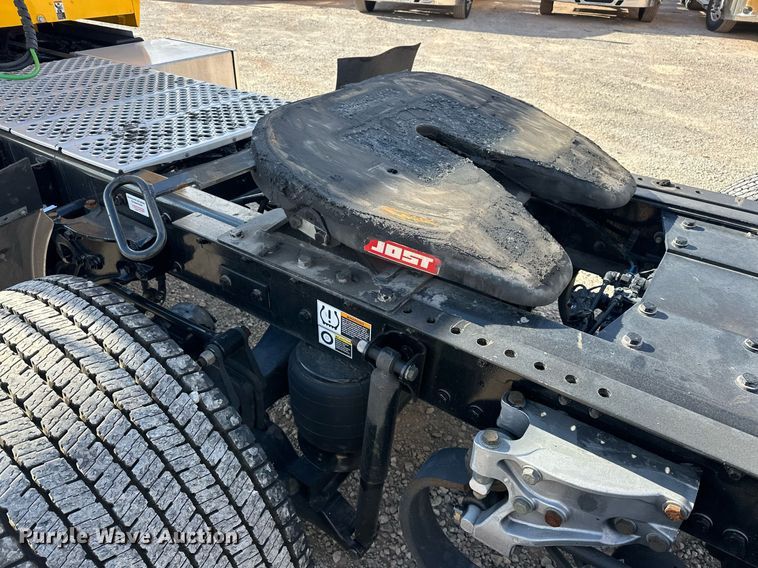 image for item ER4741 2020 Kenworth T680 semi truck