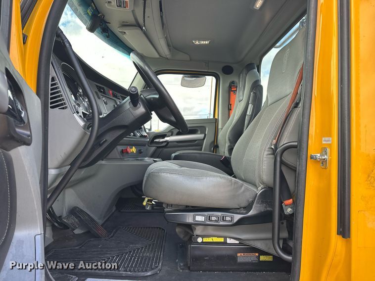 image for item ER4741 2020 Kenworth T680 semi truck