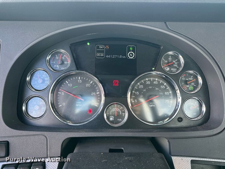 image for item ER4741 2020 Kenworth T680 semi truck