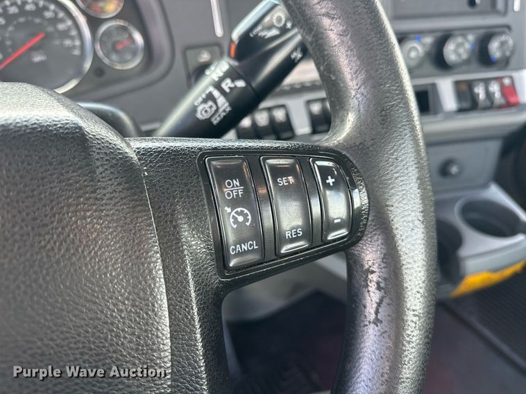 image for item ER4741 2020 Kenworth T680 semi truck