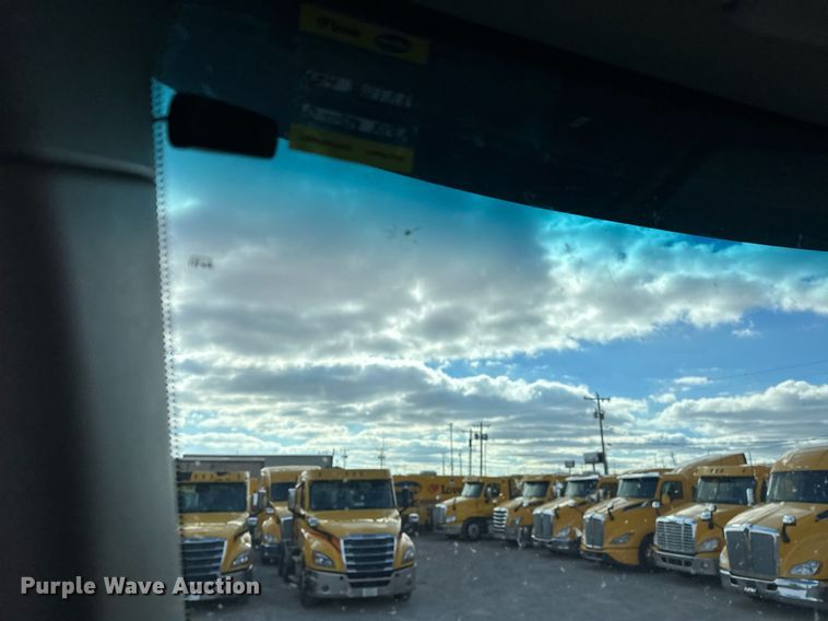 image for item ER4741 2020 Kenworth T680 semi truck