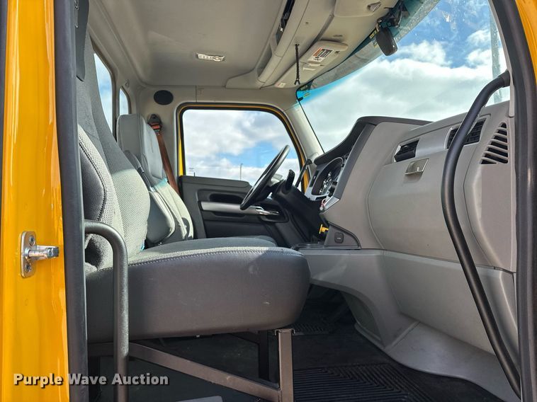 image for item ER4741 2020 Kenworth T680 semi truck